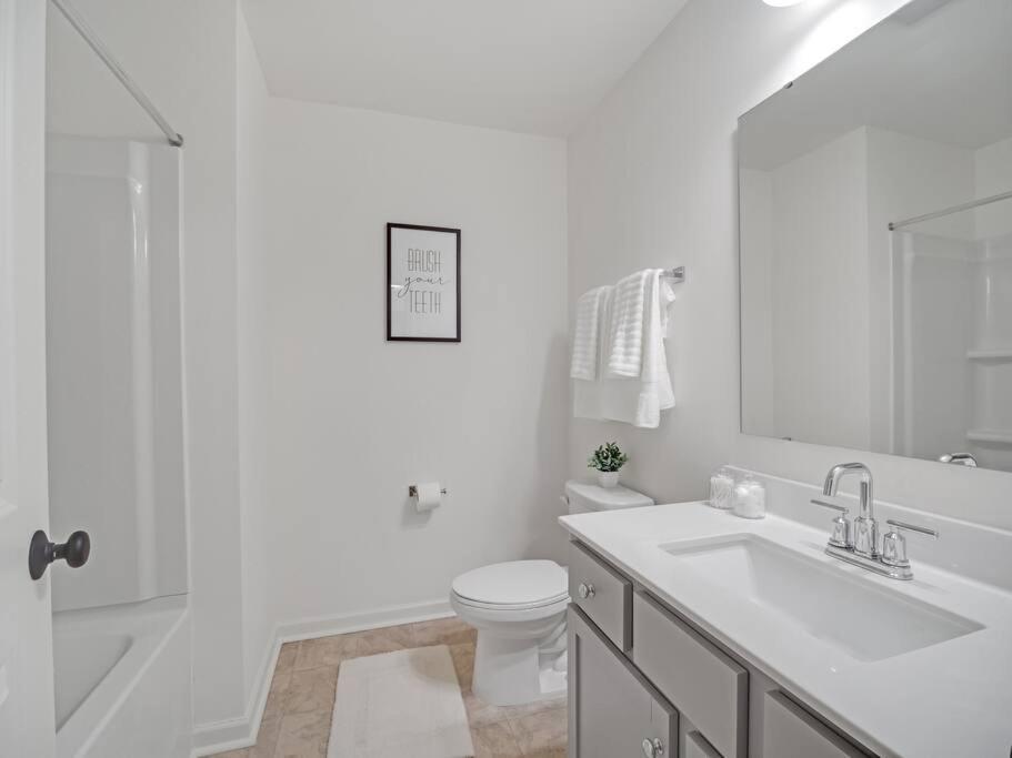 Gorgeous New Townhome/Charlotte! Екстер'єр фото